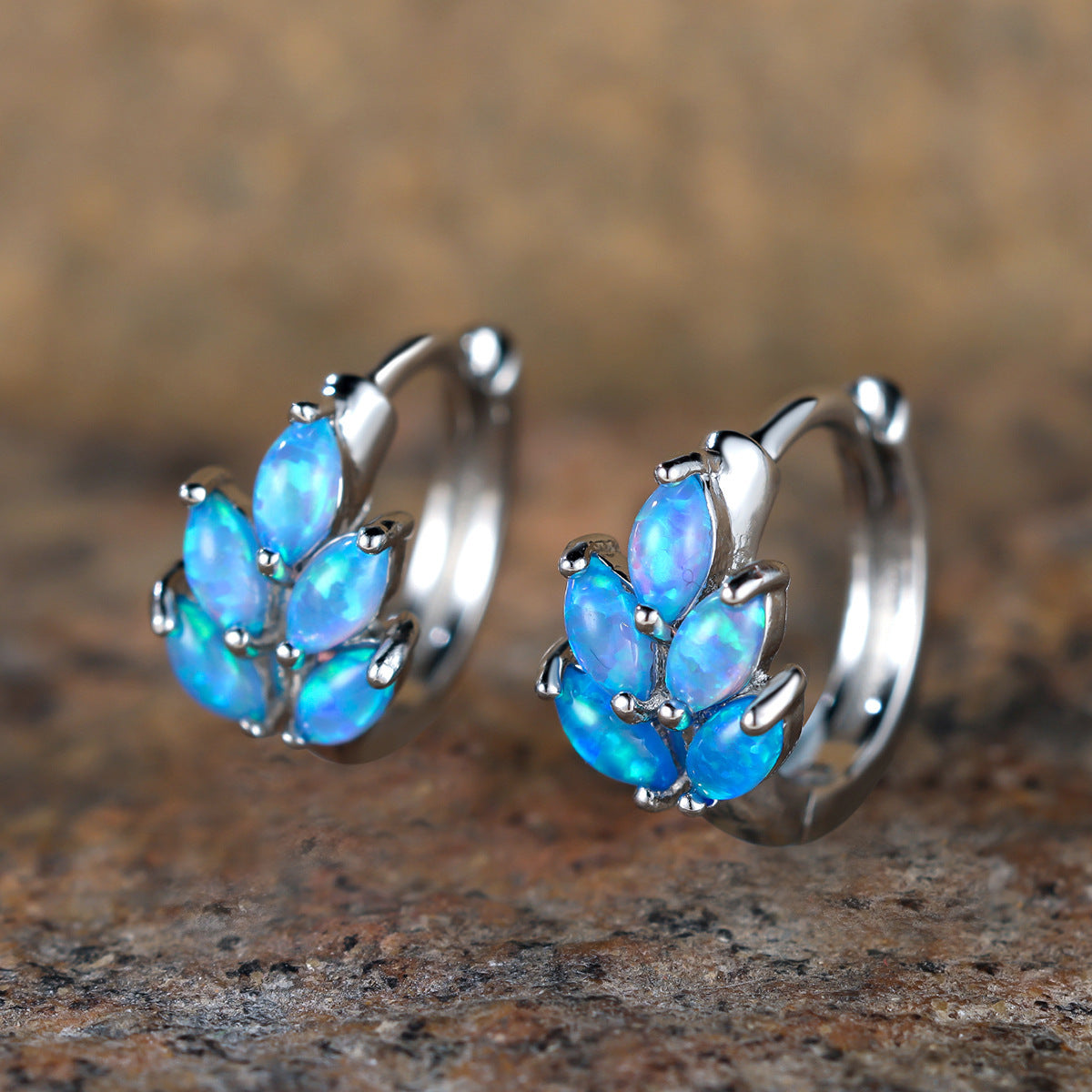 Simple Leaf Design Ear Clip Female Versatile Personality Retro