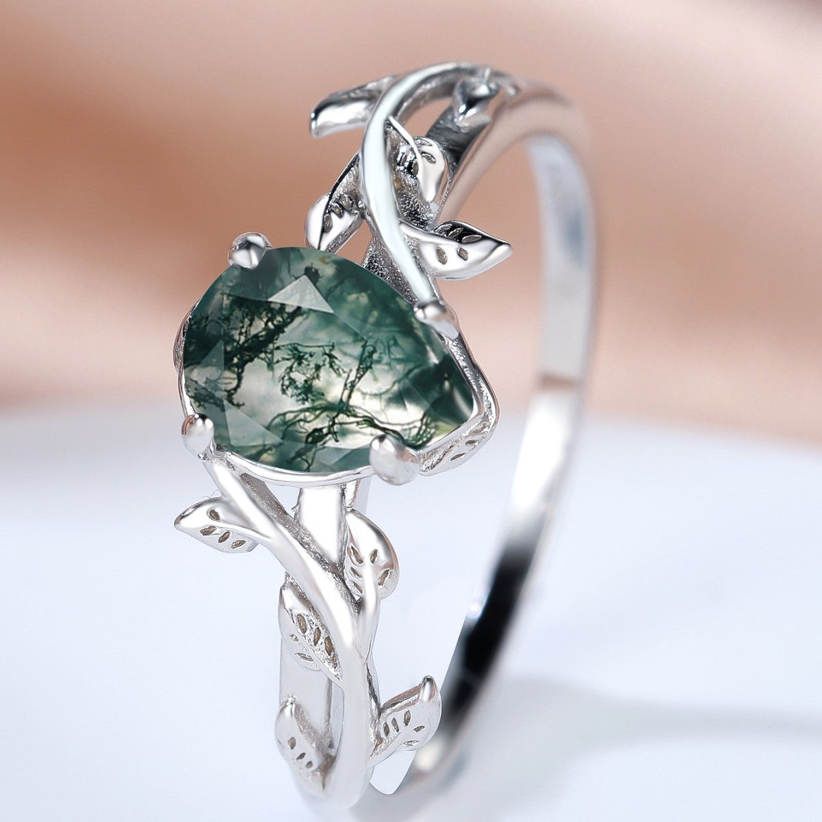S925 Silver Drop-shaped Agate Edge Branch Leaf Ring