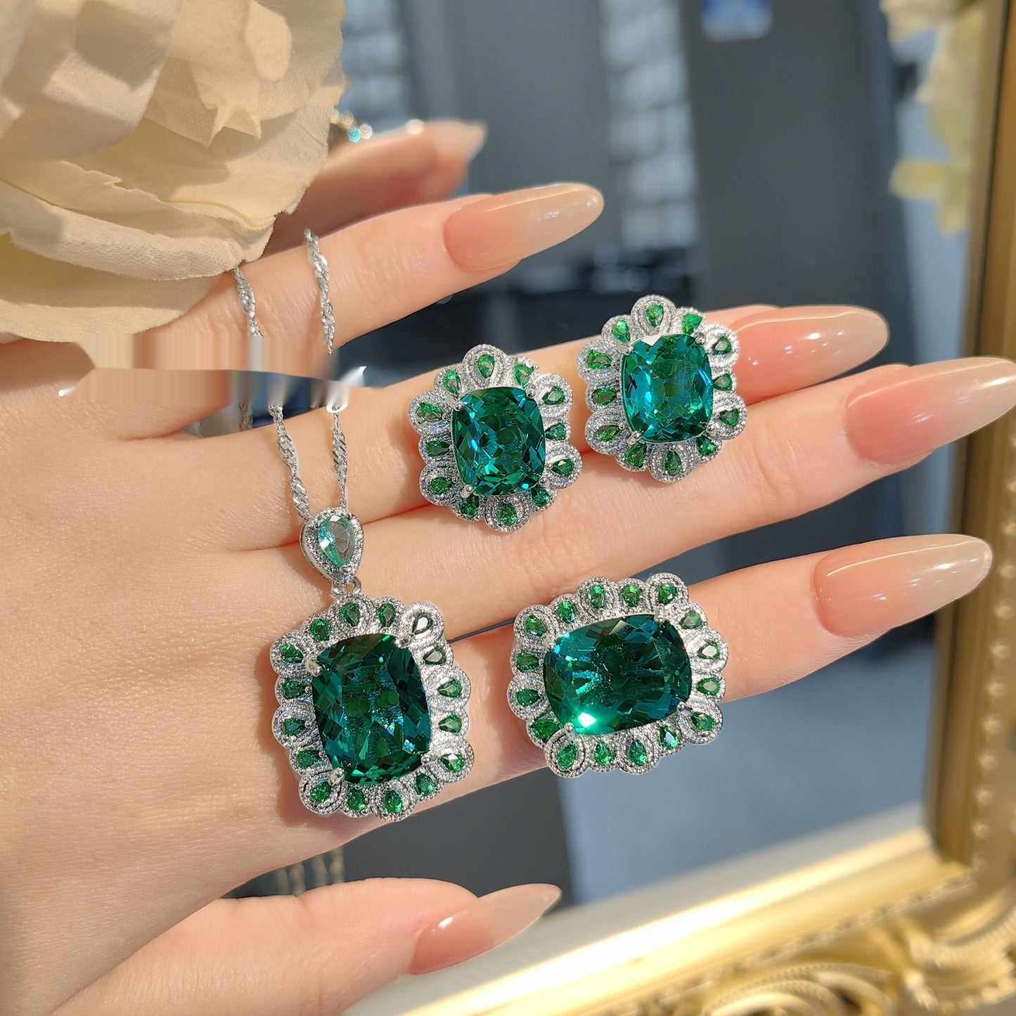 European And American Simulation Royal Blue Color Gemstone Ring