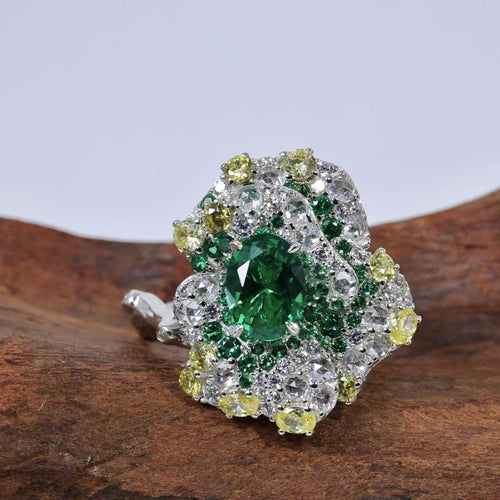 Secret Garden Series Advanced Design Gradient Emerald Ring