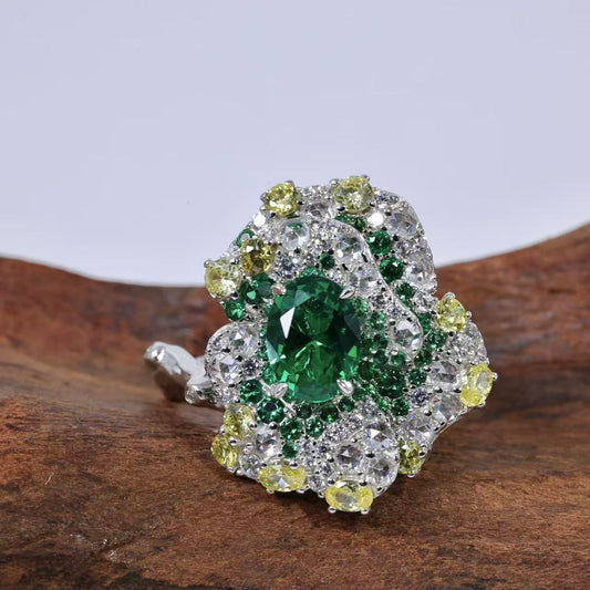 Secret Garden Series Advanced Design Gradient Emerald Ring