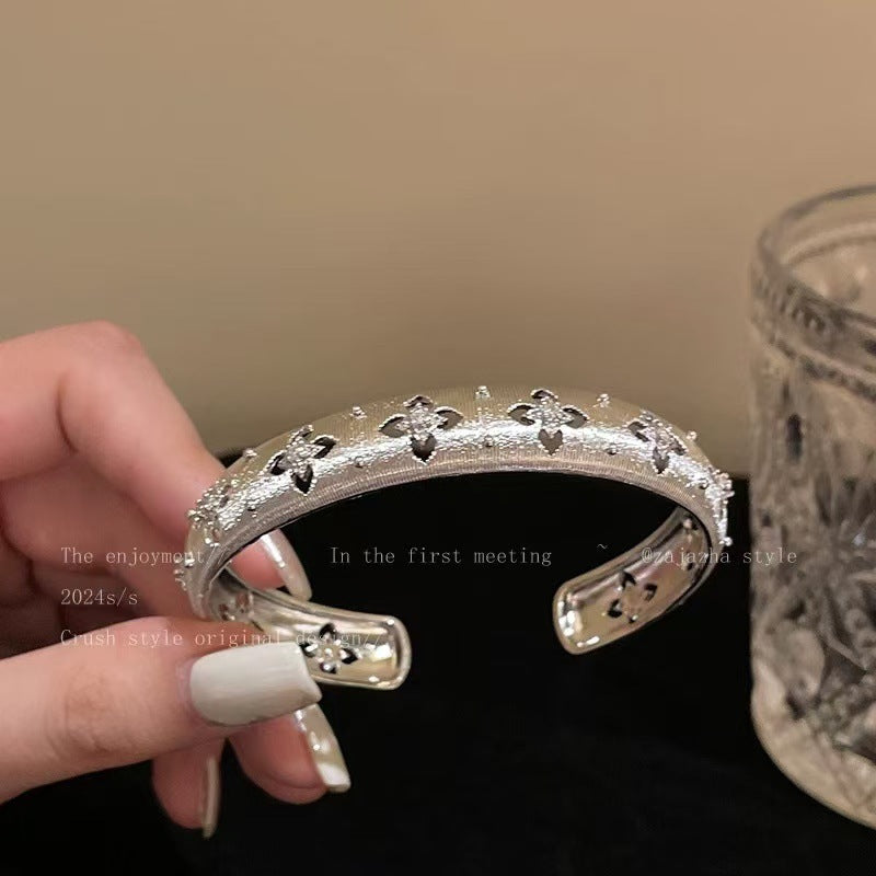 Rhinestone Bracelet Design Sense Simple Graceful White All-matching Vintage Bracelet