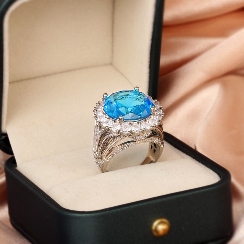 Italian Court Retro Hollow Female Ring