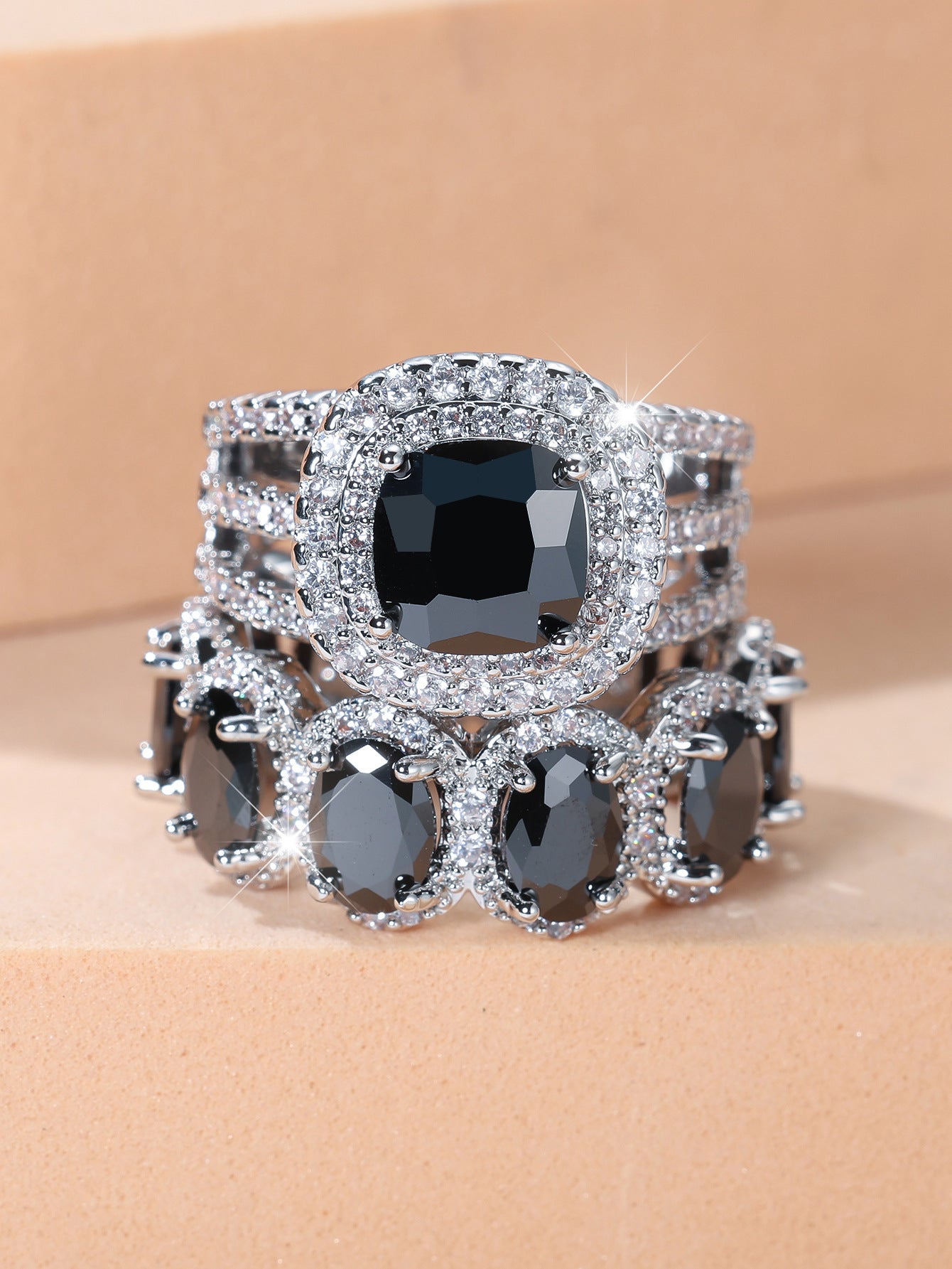 Egg-shaped Full Circle Micro Inlaid Zircon Ring Set