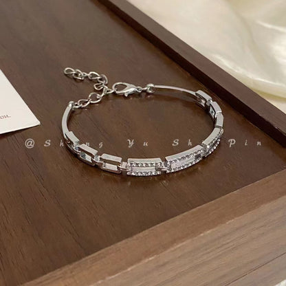 Rhinestone Bracelet Design Sense Simple Graceful White All-matching Vintage Bracelet