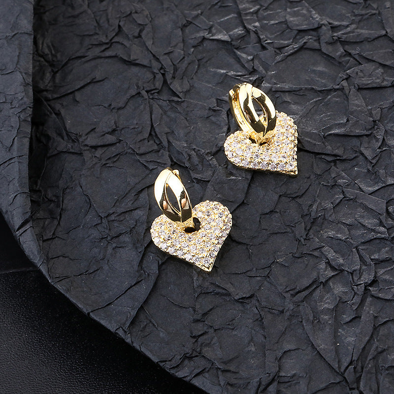 Simple Copper Zircon Micro-inlaid Love Ear Clip Light Luxury Personalized Minority