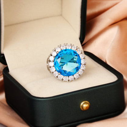 Italian Court Retro Hollow Female Ring