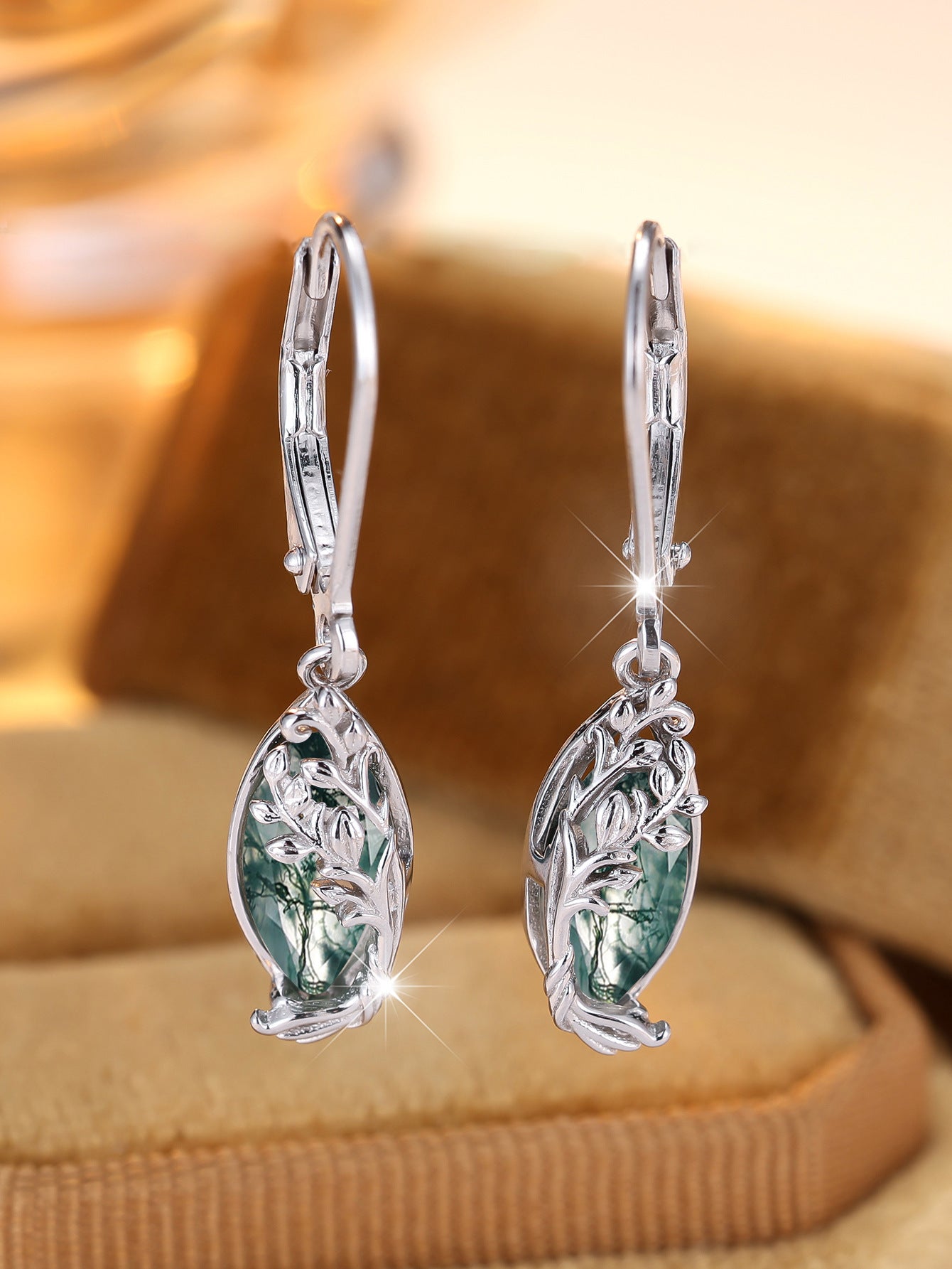 Women's Three-dimensional Hollow Pattern Earrings